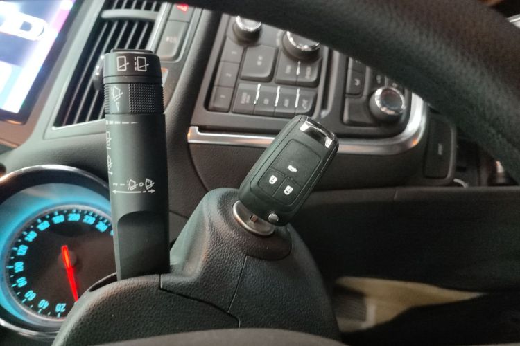 别克 昂科拉 2015款 1.4T 自动两驱都市精英型中控内饰11