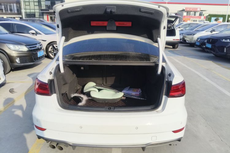 奥迪A3 2017款 Limousine 40 TFSI 运动型局部细节23