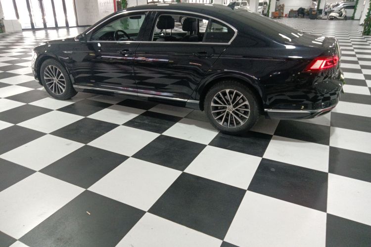 大众 迈腾 2020款 330TSI DSG 豪华型车身外观4