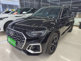 奥迪Q5L 2025款 40 TFSI 时尚动感型