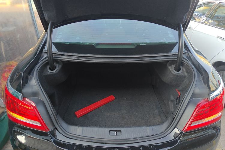 别克 君越 2014款 2.0T SIDI 精英技术型机舱底盘23