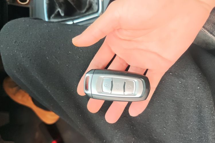 吉利汽车 帝豪 2015款 三厢 1.5L 手动向上版中控内饰7001