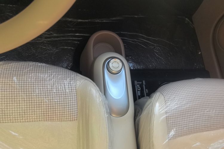 五菱汽车 宏光MINIEV 2025款 四门版 进阶款中控内饰18