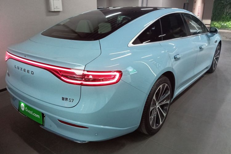 鸿蒙智行 智界S7 2024款 Ultra 四驱旗舰版车身外观6005