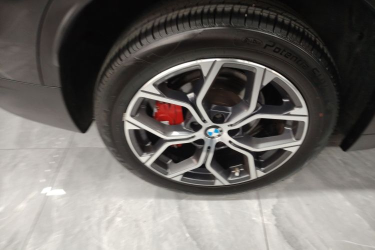 宝马X1 2021款 sDrive20Li 尊享型车身外观6002