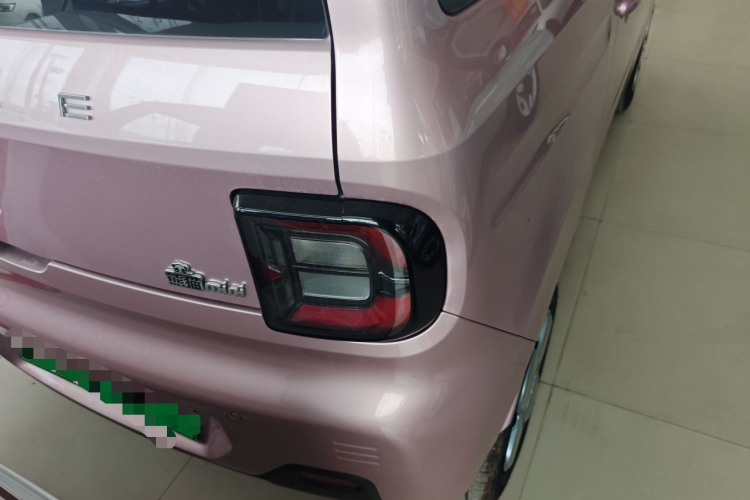 吉利银河 2024款 熊猫mini 200km 耐力熊车身外观9