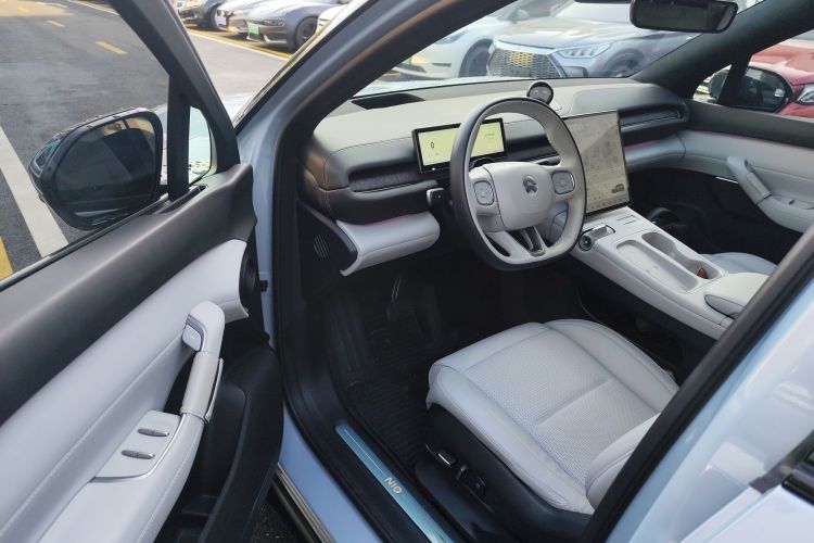 蔚来ES6 2024款 75kWh中控内饰7003