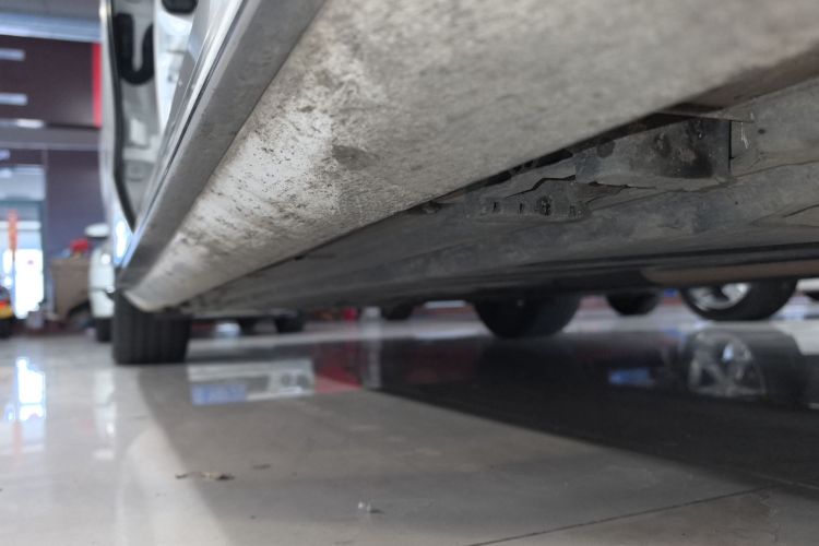 奔驰E级 2019款 E 260 L 运动型局部细节9001