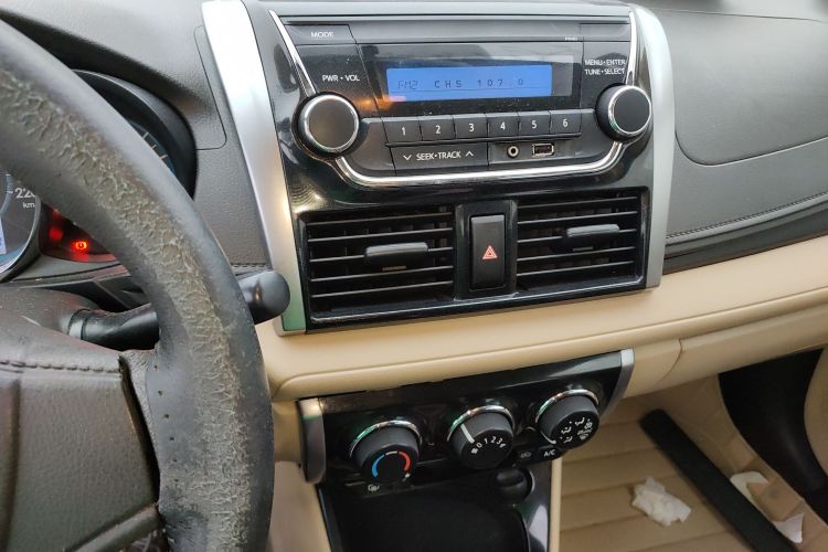 丰田 威驰 2014款 1.3L 自动型尚版中控内饰16