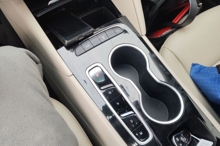 别克 君威 2020款 552T 精英型中控内饰18