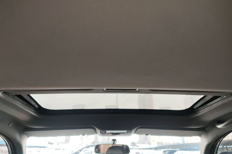 奇瑞 瑞虎3 2015款 1.6L CVT智尚纪念版中控内饰22