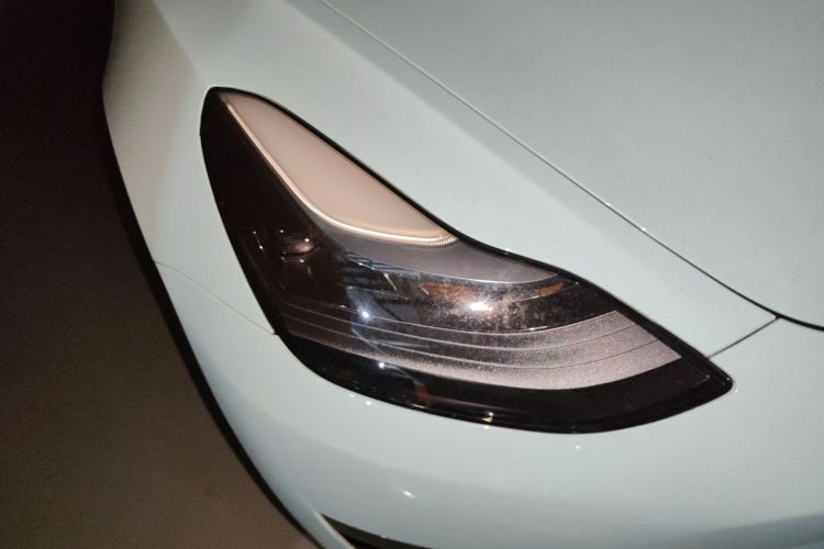 特斯拉 Model 3 2022款 后轮驱动版车身外观8