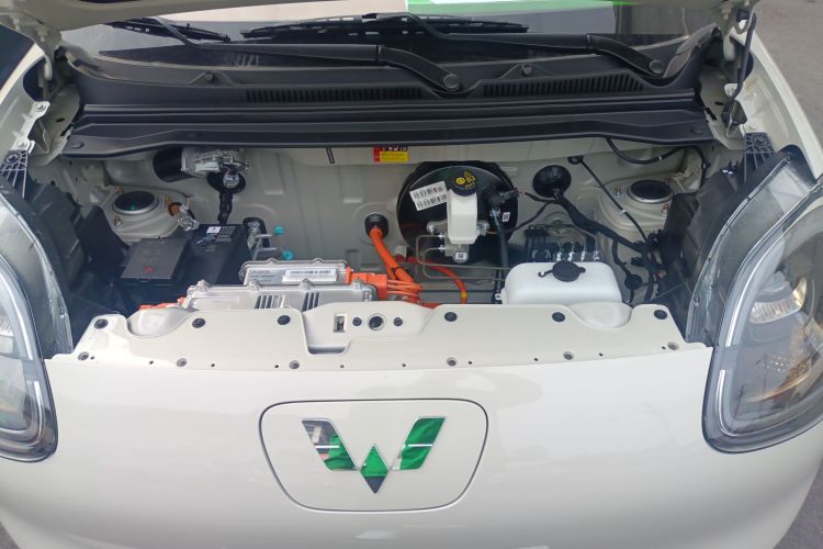 五菱汽车 宏光MINIEV 2025款 四门版 进阶款机舱底盘24