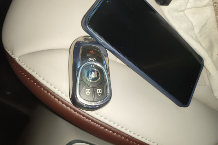 别克GL8 2023款 陆上公务舱 智享型中控内饰11