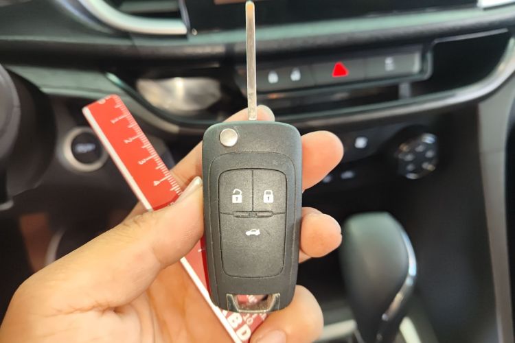 别克 英朗 2021款 1.3T 自动轻混动进取型中控内饰11