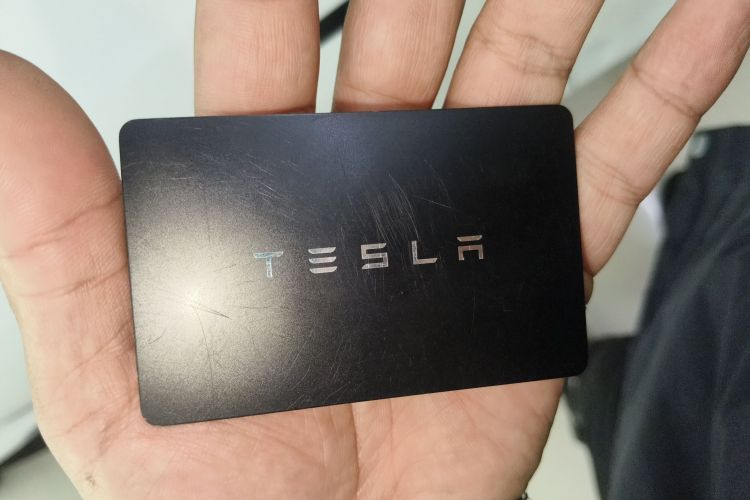 特斯拉 Model Y 2022款 长续航全轮驱动版中控内饰7001