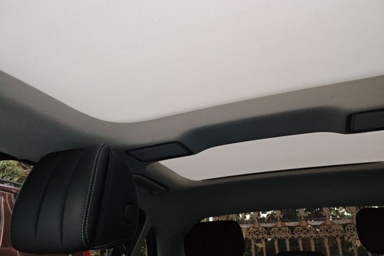 奔驰E级 2020款 改款 E 300 L 运动时尚型中控内饰22