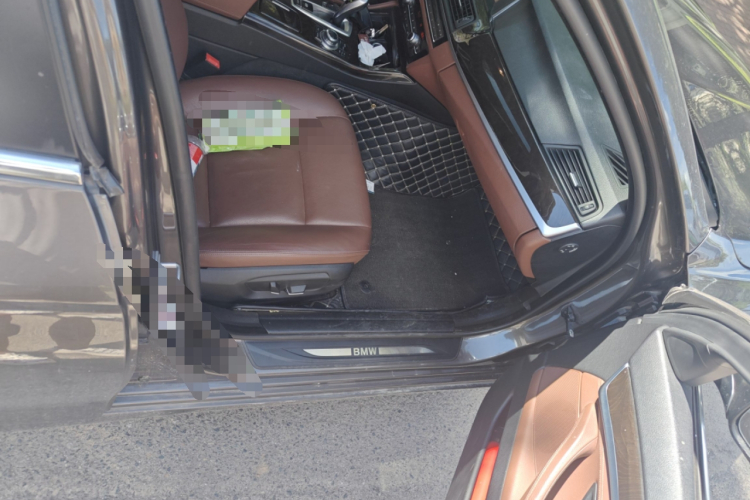 宝马5系 2014款 525Li 领先型局部细节9005