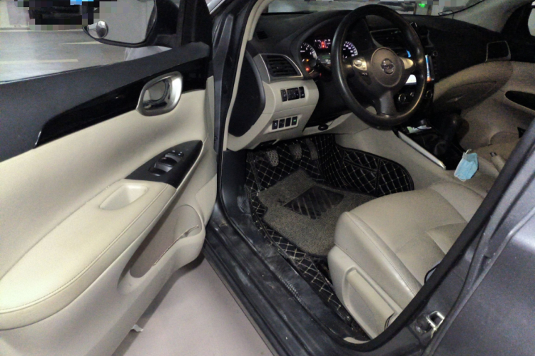 日产 轩逸 2016款 1.6XL 手动豪华版中控内饰20