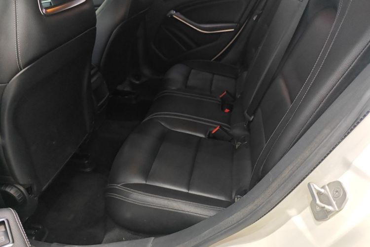 奔驰CLA 2017款 CLA 200 动感型中控内饰7004