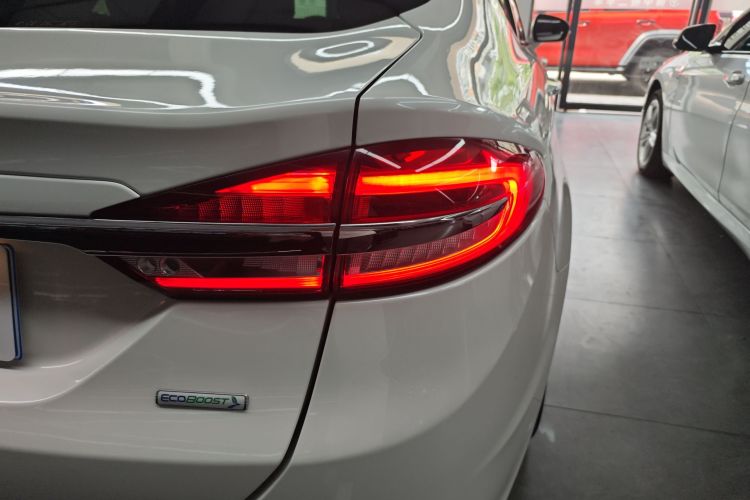 福特 蒙迪欧 2017款 改款 EcoBoost 180 时尚型车身外观6006