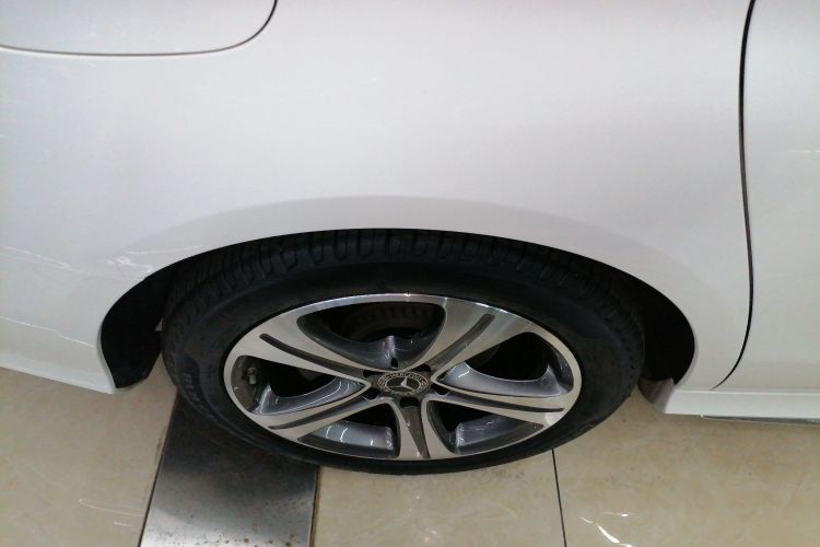 奔驰E级 2020款 改款 E 260 L 运动型车身外观6008