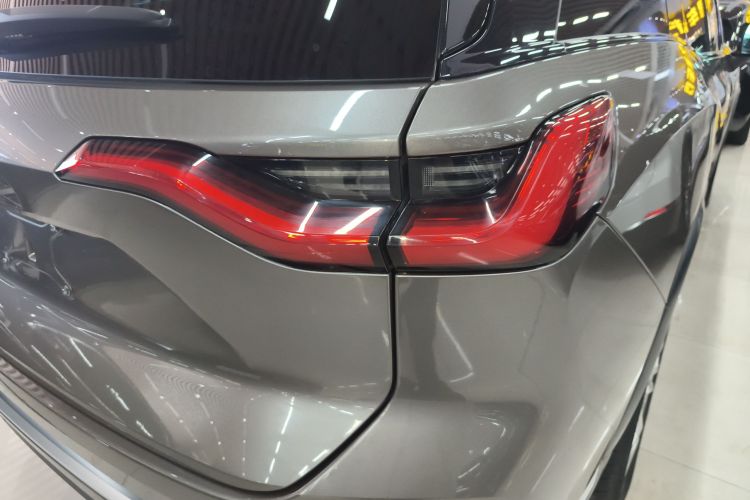 蔚来ES8 2020款 580KM 七座版车身外观9