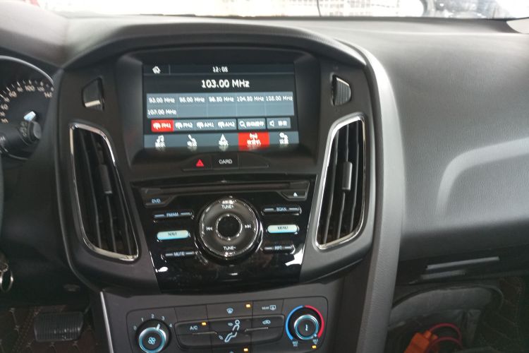 福特 福克斯 2017款 两厢 1.6L 自动舒适型智行版中控内饰16