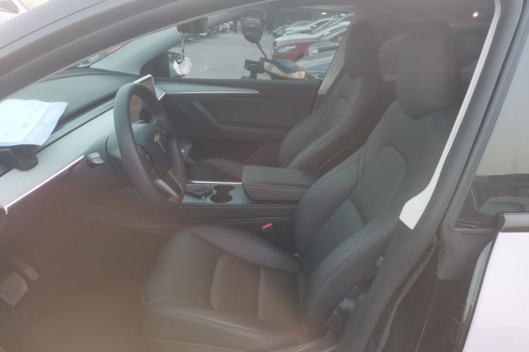 特斯拉 Model Y 2023款 后轮驱动版中控内饰19