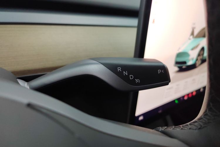 特斯拉 Model Y 2023款 后轮驱动版中控内饰18