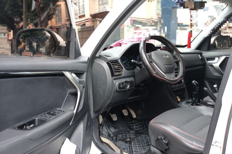 奇瑞 瑞虎3 2016款 1.6L 手动智尚版中控内饰20