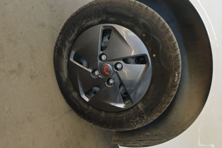 五菱汽车 五菱宏光新能源 2025款 增程式混动 50KM 舒适型车身外观6008