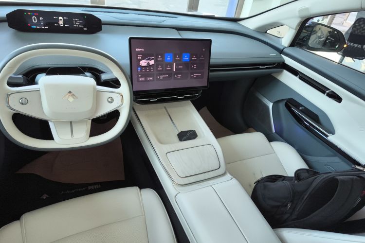 昊铂GT 2023款 560后驱七翼版中控内饰16