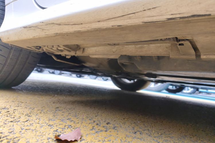 丰田 亚洲狮 2023款 2.0L 精英版局部细节9004