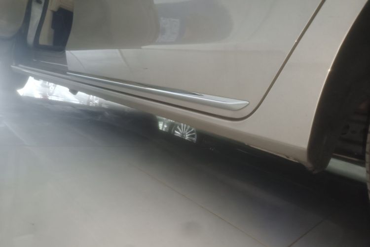 别克GL8 2023款 ES陆尊 尊享型机舱底盘30