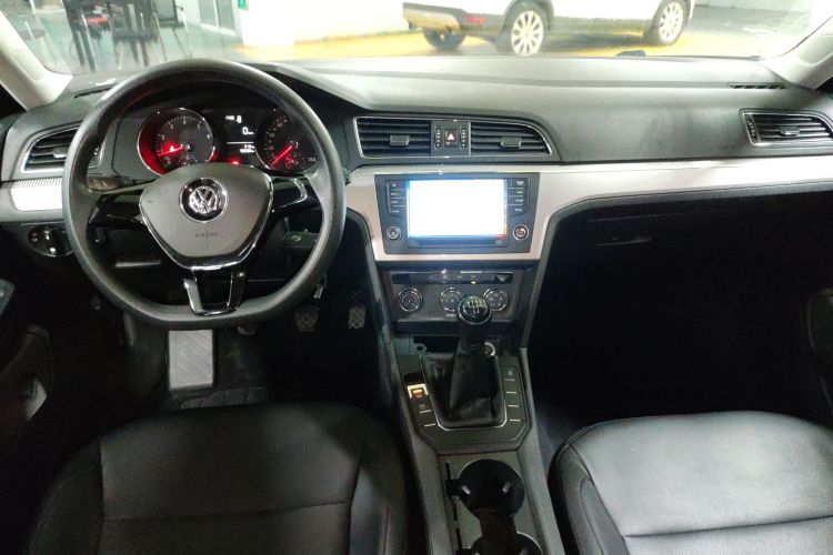 大众 凌渡 2015款 230TSI 手动风尚版中控内饰12