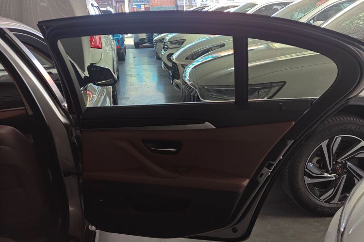 宝马5系 2017款 525Li 领先型中控内饰45