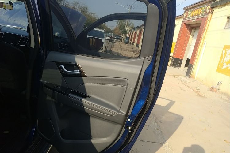 五十铃 铃拓 2020款 2.5T两驱手动领航版 国VI 加长版JE4D25Q6A中控内饰7006