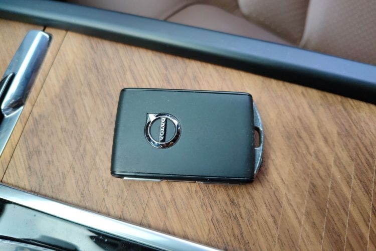 沃尔沃XC90 2024款 B6 智逸豪华版 7座中控内饰11