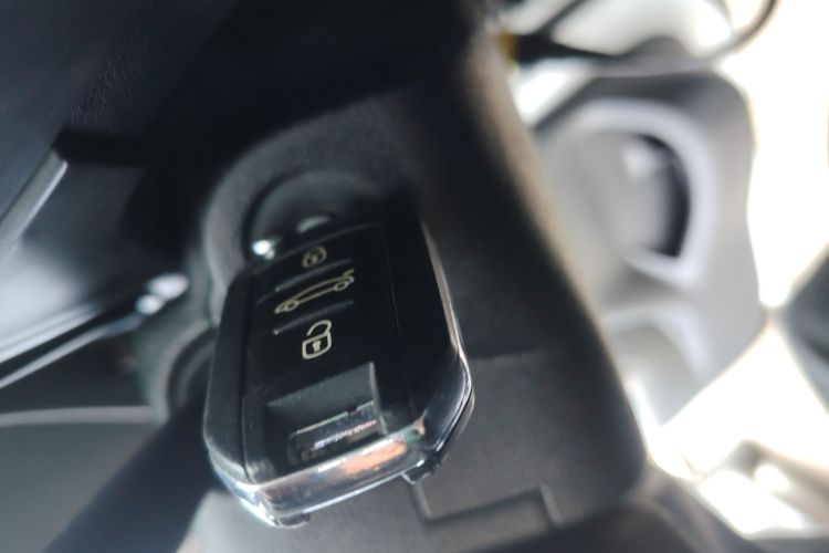 雪铁龙C3-XR 2015款 1.6L 自动先锋型中控内饰11