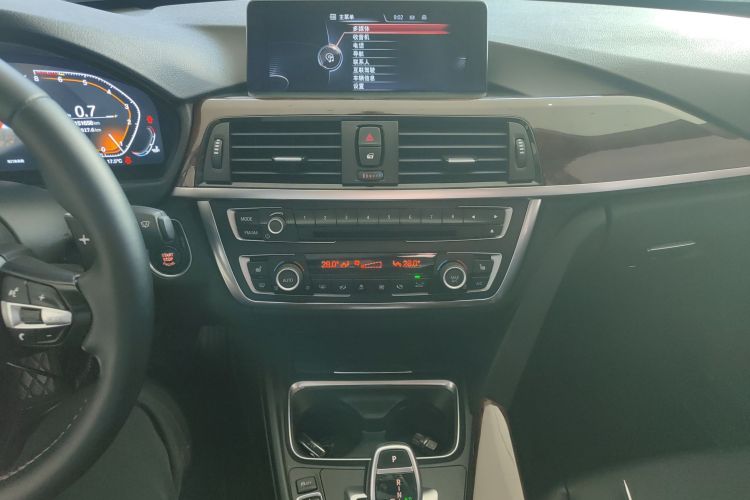 宝马3系 2015款 320Li 超悦版豪华设计套装中控内饰16