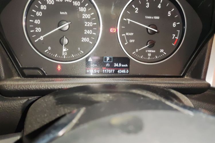 宝马2系旅行车 2016款 218i 领先型中控内饰15