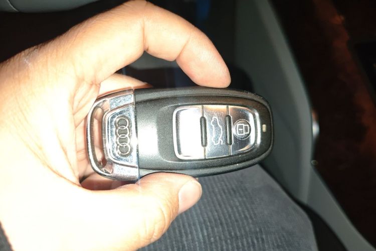 奥迪A6L 2012款 30 FSI 舒适型中控内饰7001