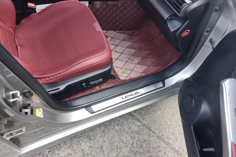 雷克萨斯IS 2017款 300 F SPORT版局部细节9005