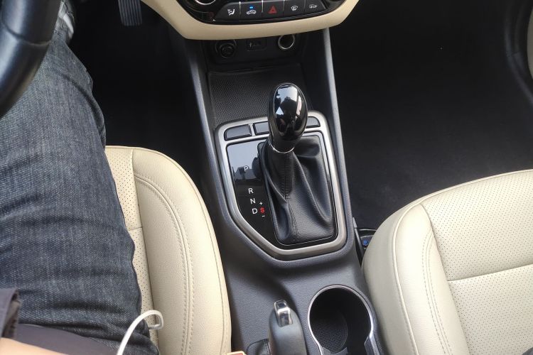 长安 逸动 2016款 1.6L 自动风尚型局部细节18