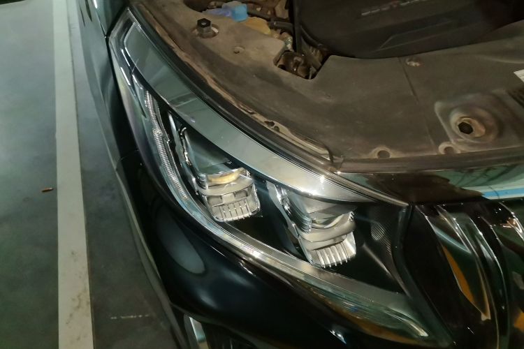 广汽传祺 传祺M8 2021款 大师系列 390T 尊贵版车身外观8