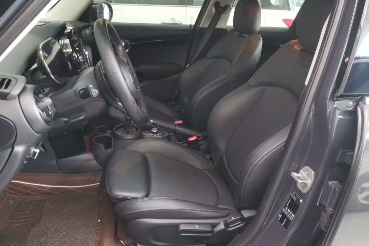 MINI 2021款 2.0T COOPER S 经典派 五门版局部细节19