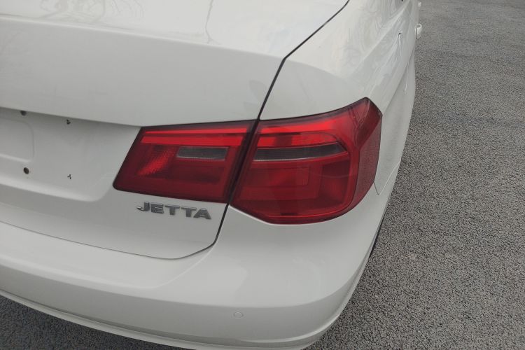 大众 捷达 2015款 1.6L 自动舒适型车身外观9