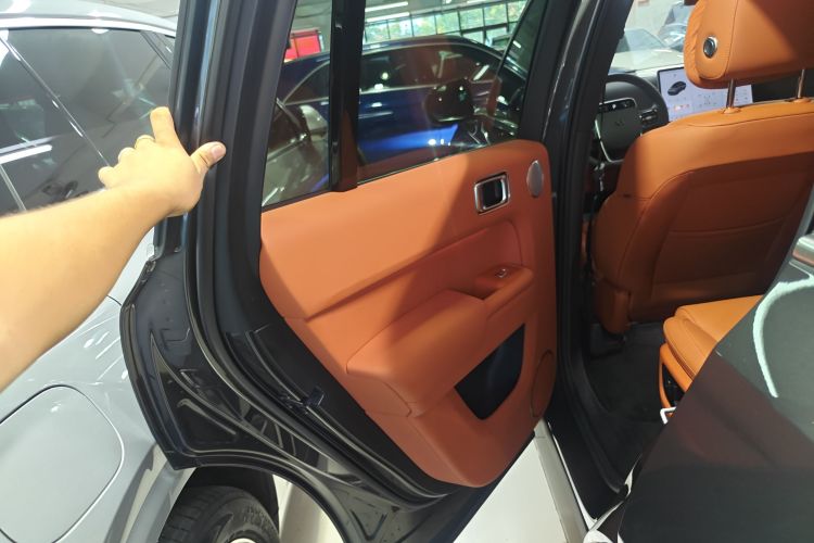 理想汽车 理想L8 2023款 Air中控内饰7008