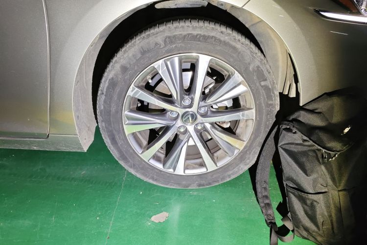 雷克萨斯ES 2018款 200 卓越版 国V车身外观10